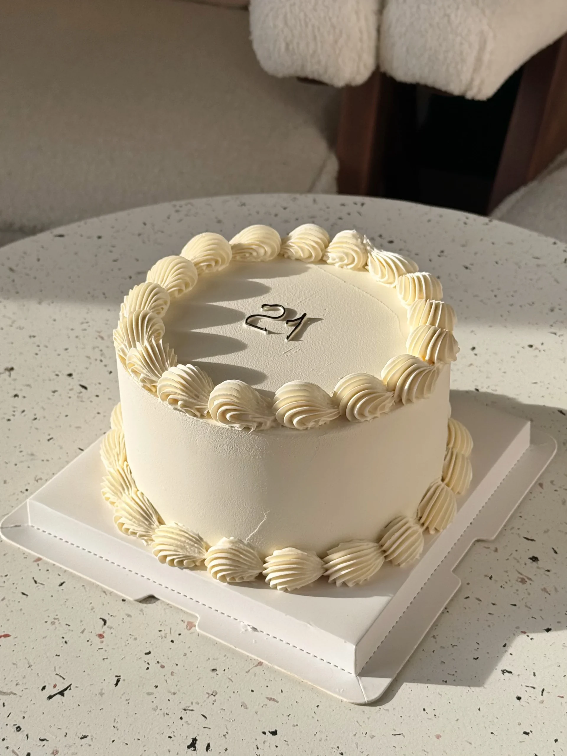 Tort z falbankami