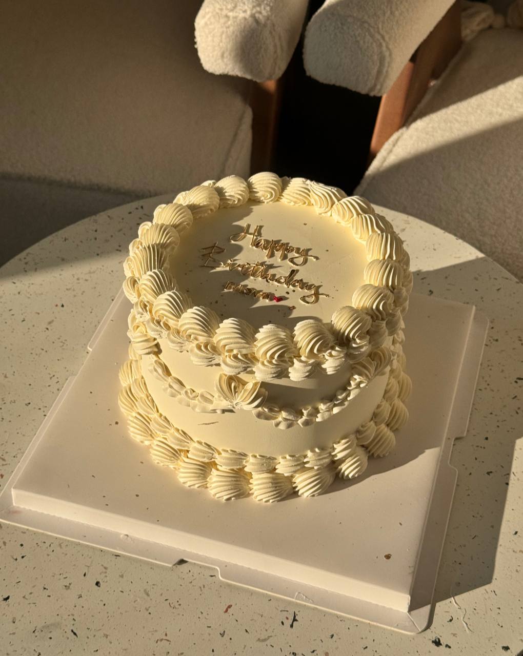 Cake with lambet cream