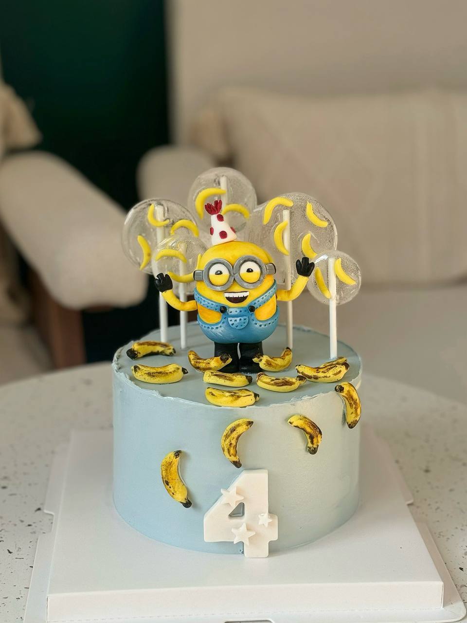 Tort minionek